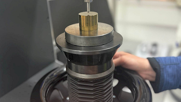 Wie misst man die Härte von Metall?